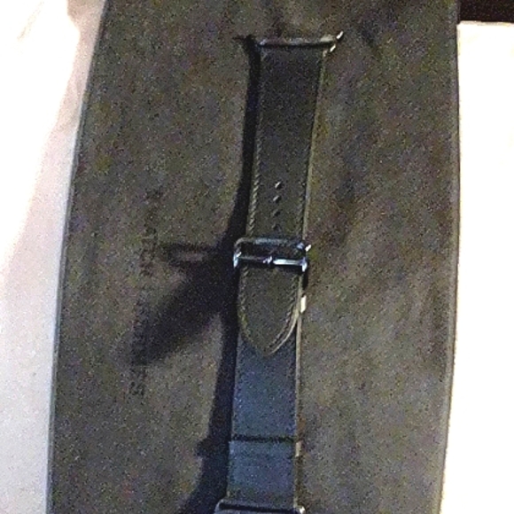 Hermes apple watch band 44mm.black.authentic. - Picture 2 of 3